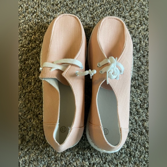 Soft Shoes - Picture 3 of 4